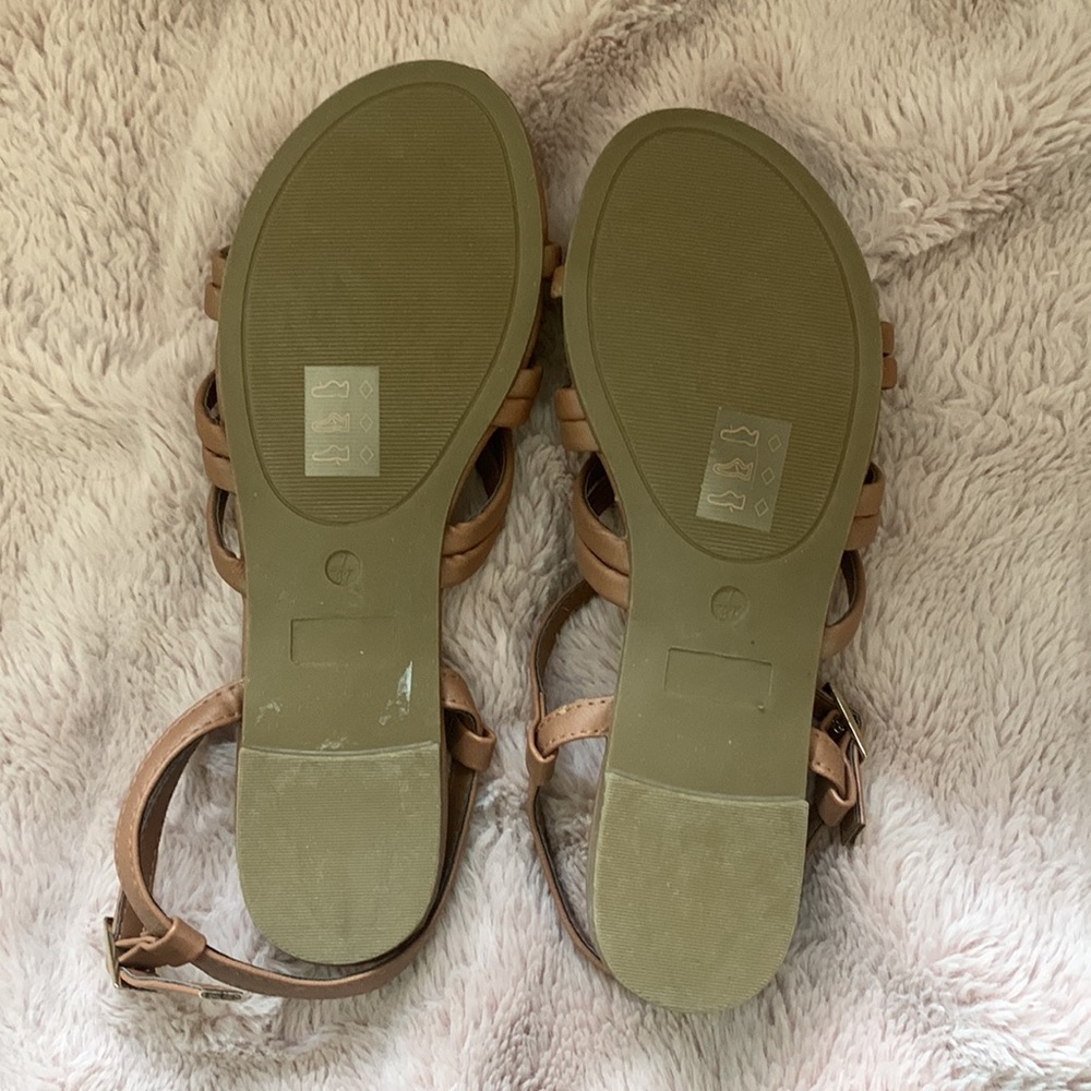 NIB Le Château Sandals Brown Tan - Picture 3 of 6